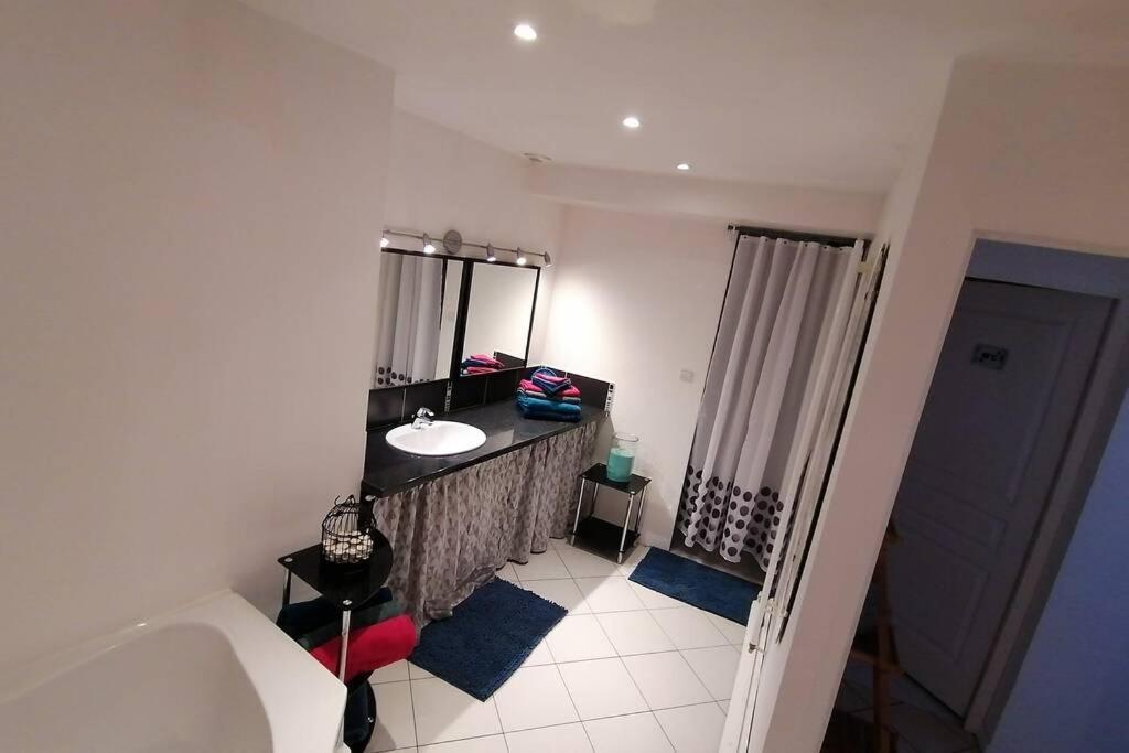 Maison Chaleureuse Et De Detente Avec Piscine Et Spa Chassemy Eksteriør bilde