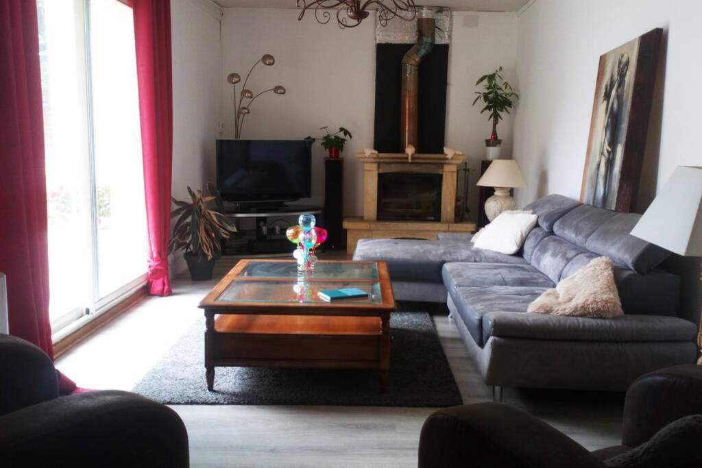 Maison Chaleureuse Et De Detente Avec Piscine Et Spa Chassemy Eksteriør bilde